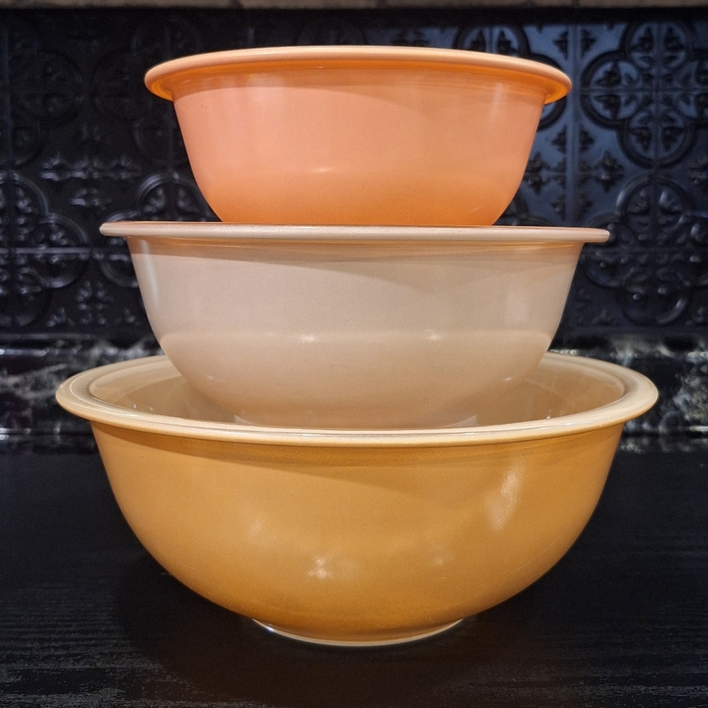 Pyrex Autumn Rainbow 3pc Mixing Bowls, Pink Peach Neutrals Vintage Nesting Bowls